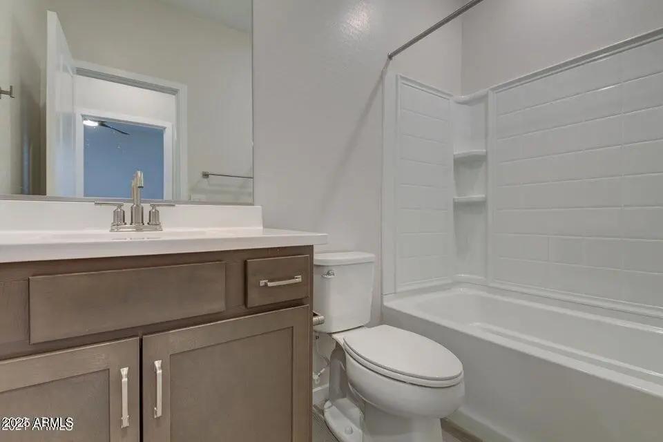 Real Estate Picture 13