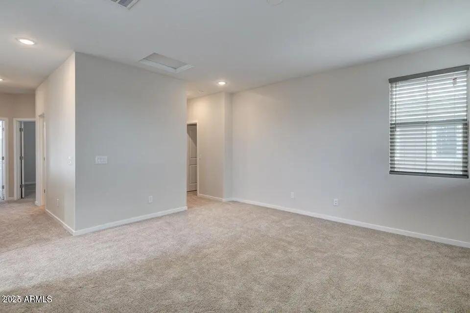 Real Estate Picture 18