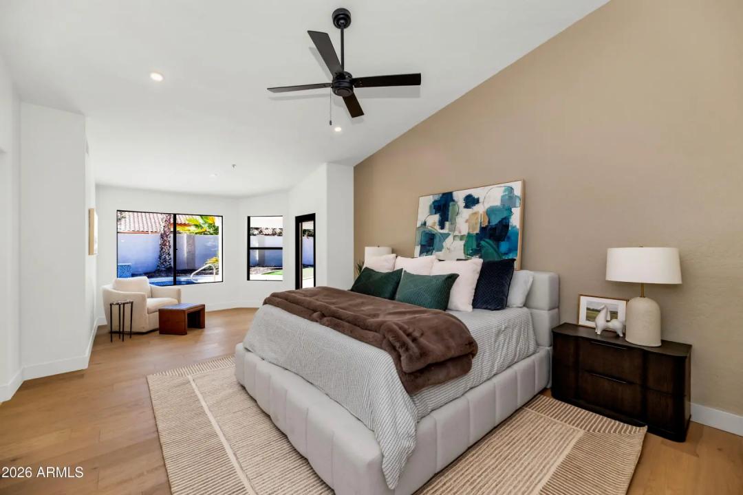 Real Estate Picture 16