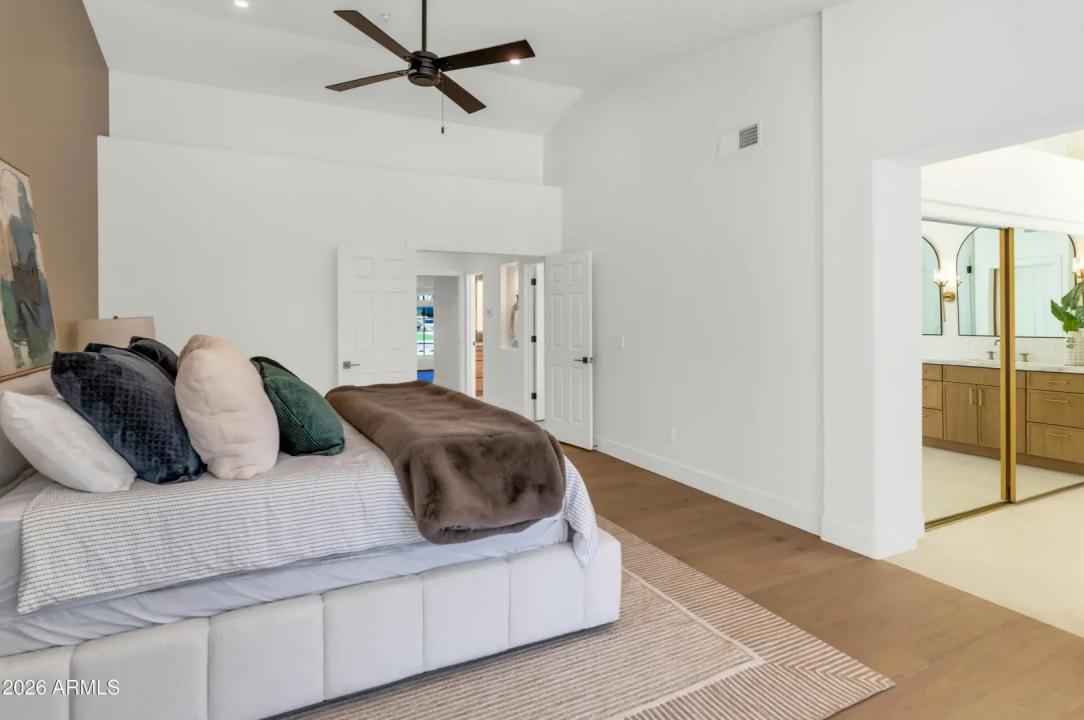 Real Estate Picture 17