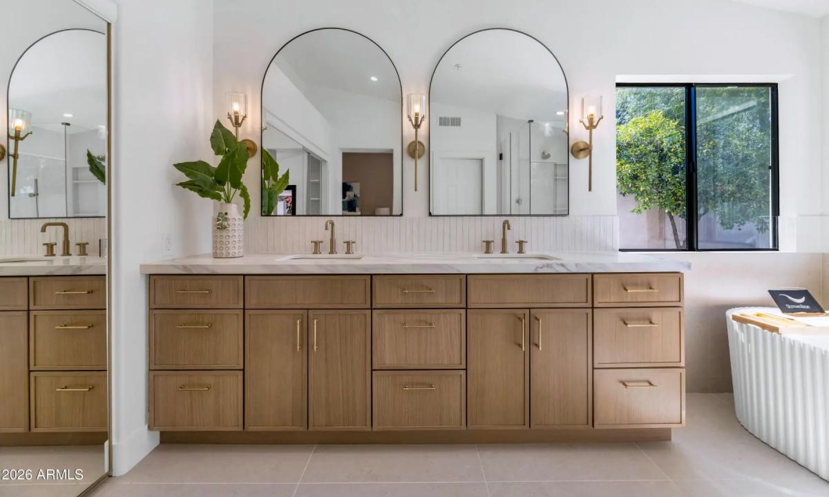 Real Estate Picture 18