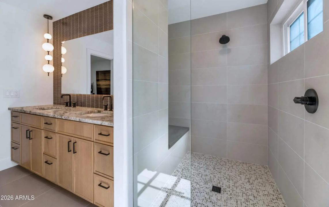 Real Estate Picture 23