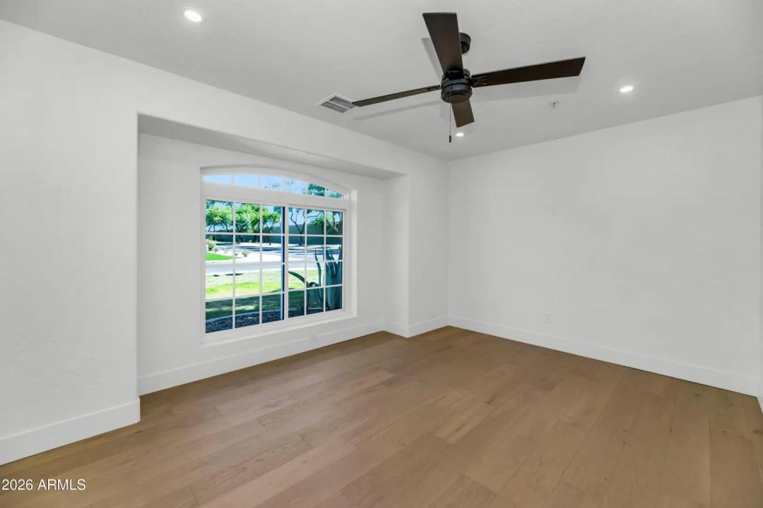 Real Estate Picture 21