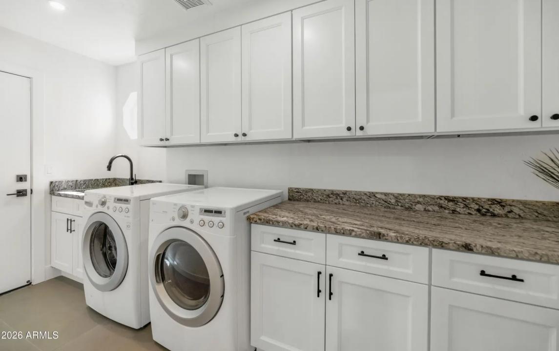 Real Estate Picture 28