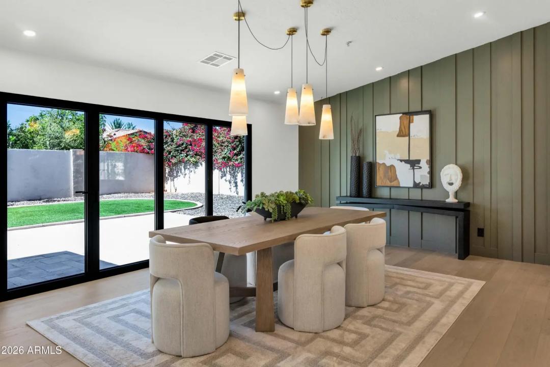Real Estate Picture 14