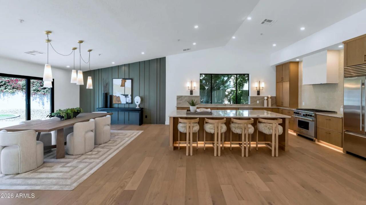 Real Estate Picture 7