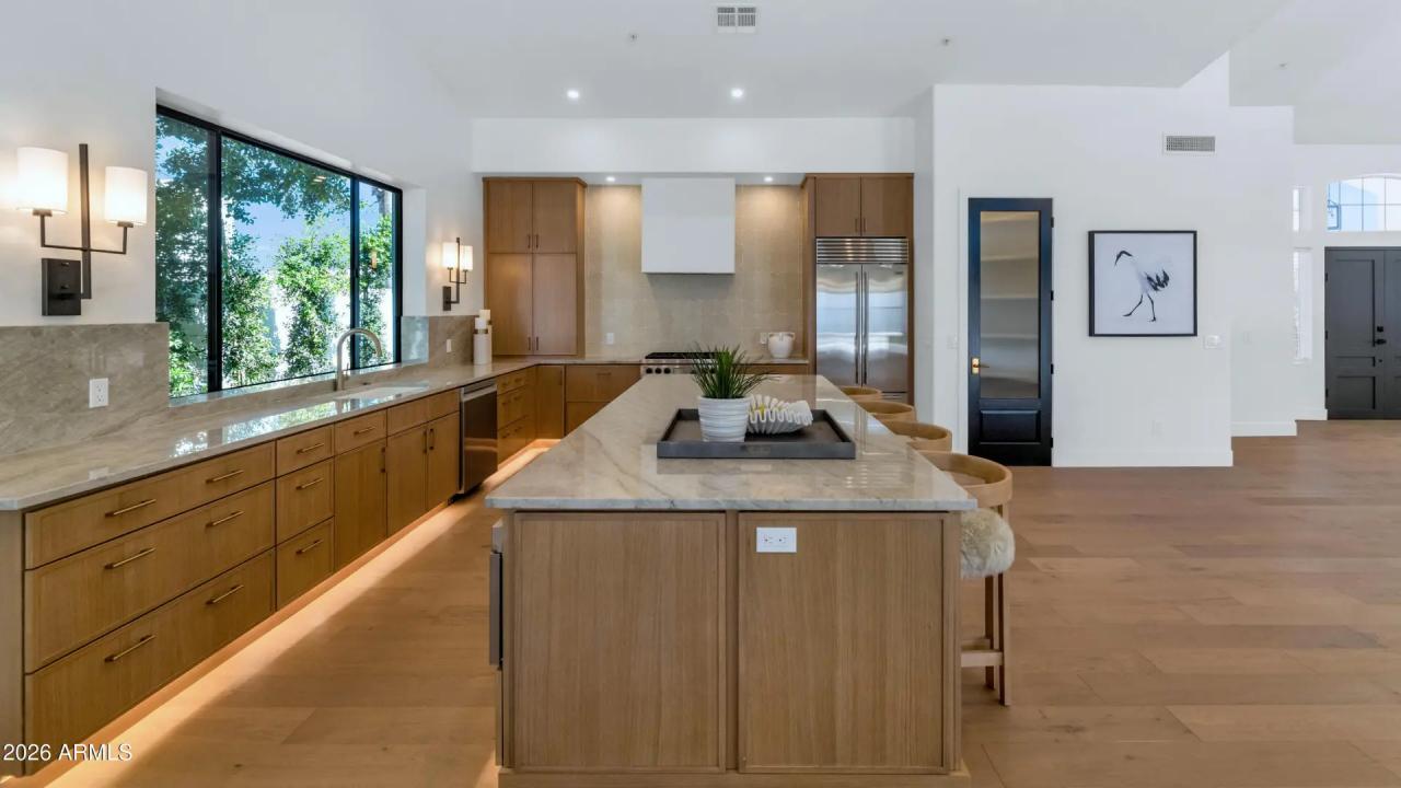 Real Estate Picture 10