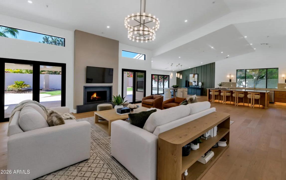 Real Estate Picture 4