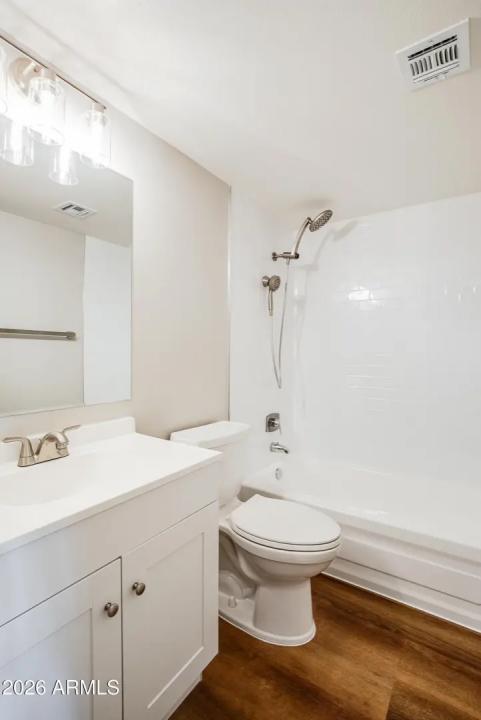 Real Estate Picture 18
