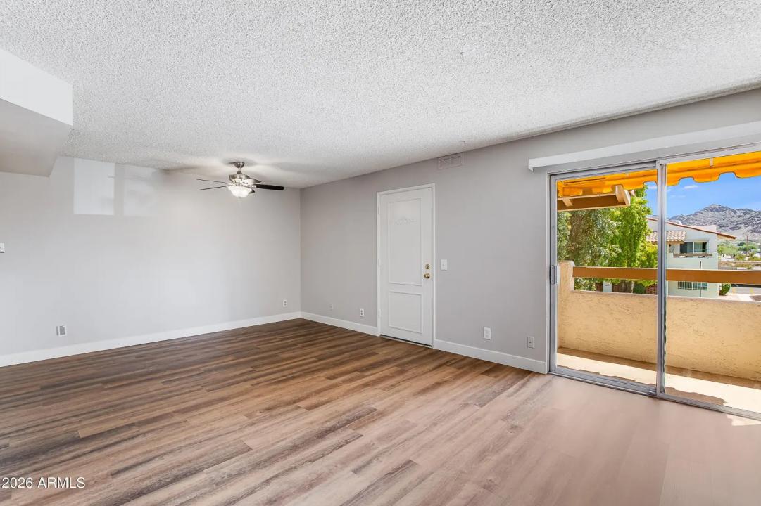 Real Estate Picture 5