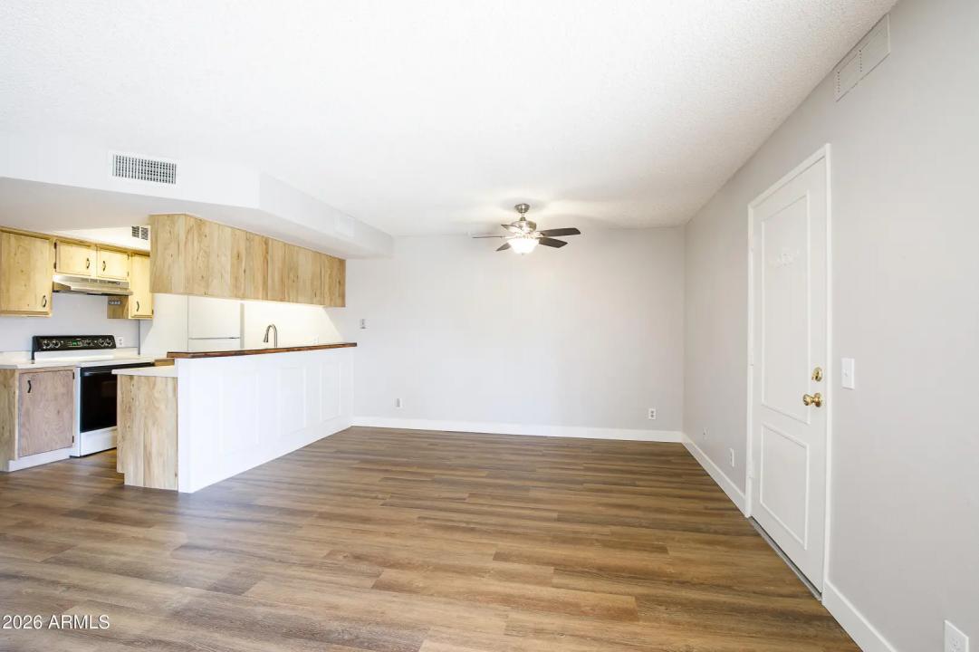 Real Estate Picture 19