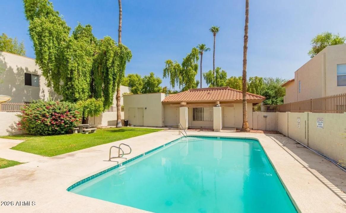 Real Estate Picture 22