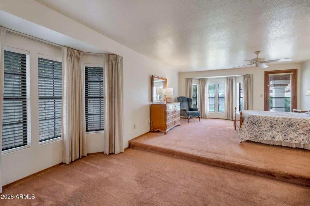 Real Estate Picture 18