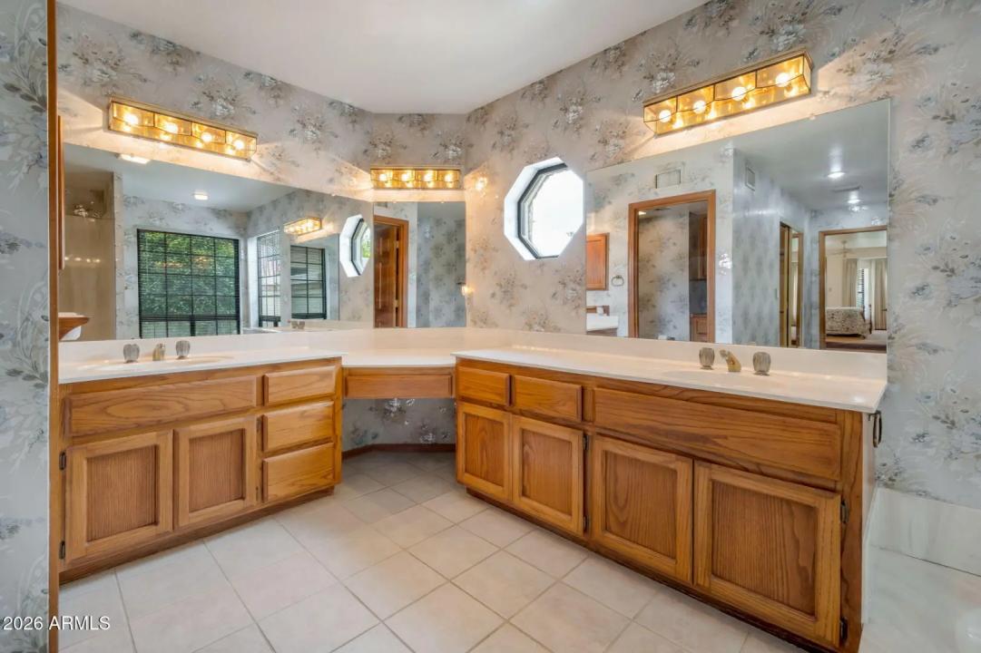 Real Estate Picture 21