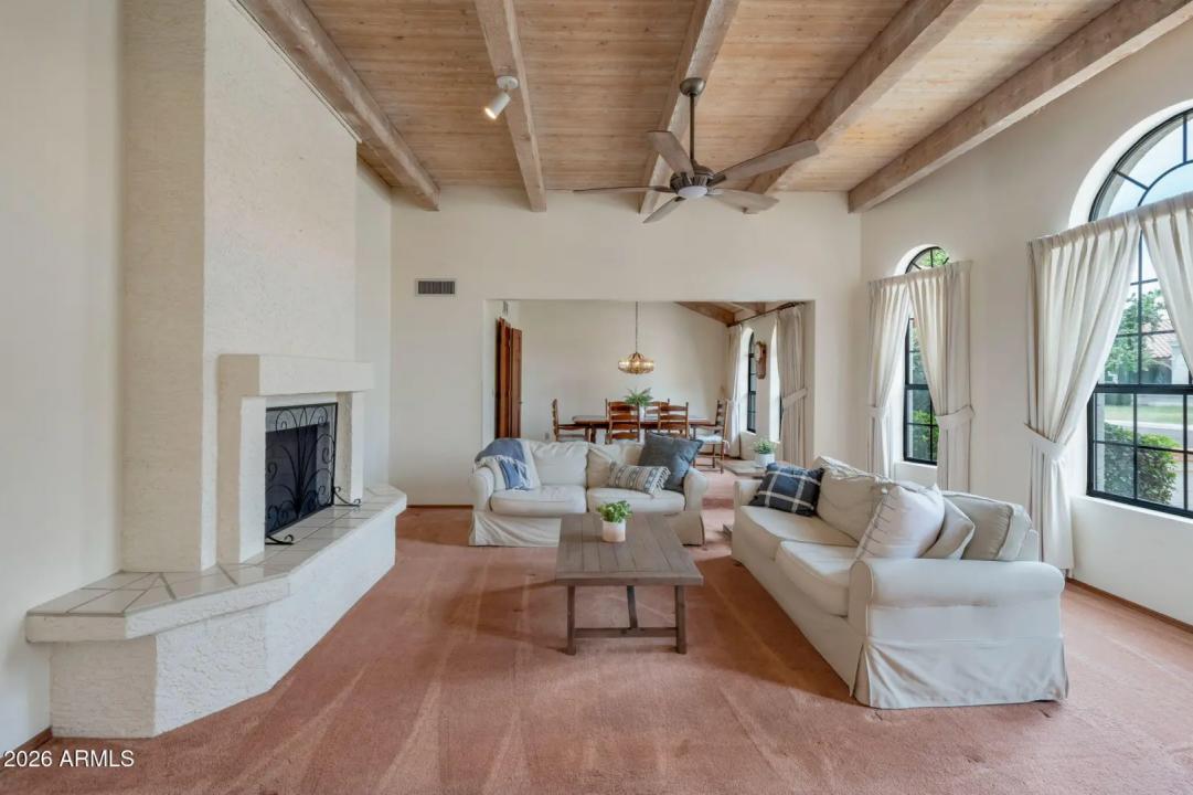 Real Estate Picture 8
