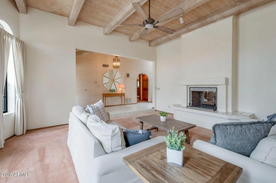 Real Estate Picture 9