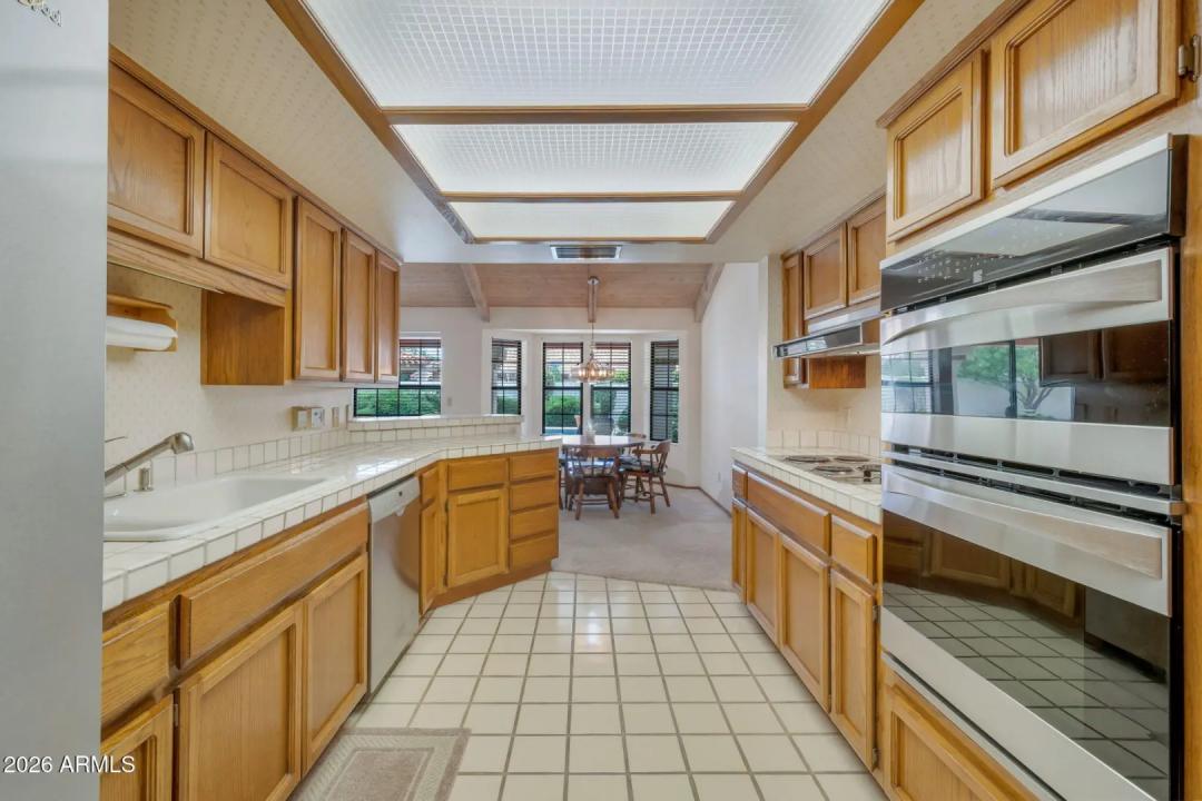 Real Estate Picture 13