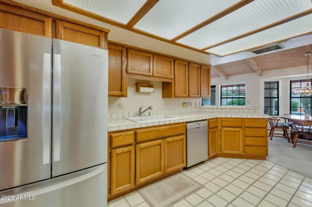 Real Estate Picture 14