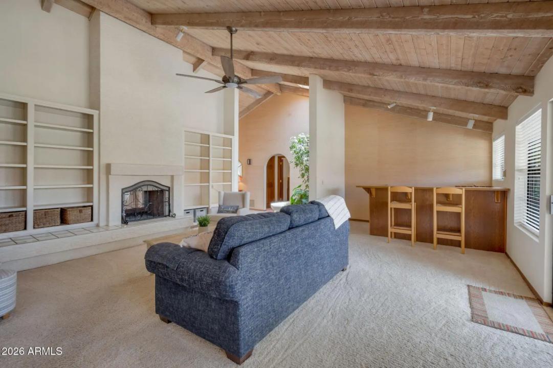 Real Estate Picture 11