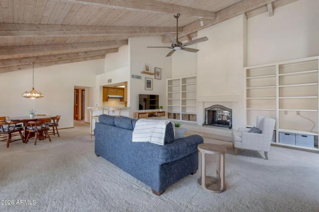 Real Estate Picture 12