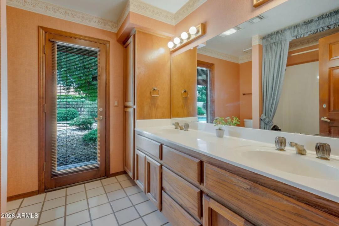 Real Estate Picture 24