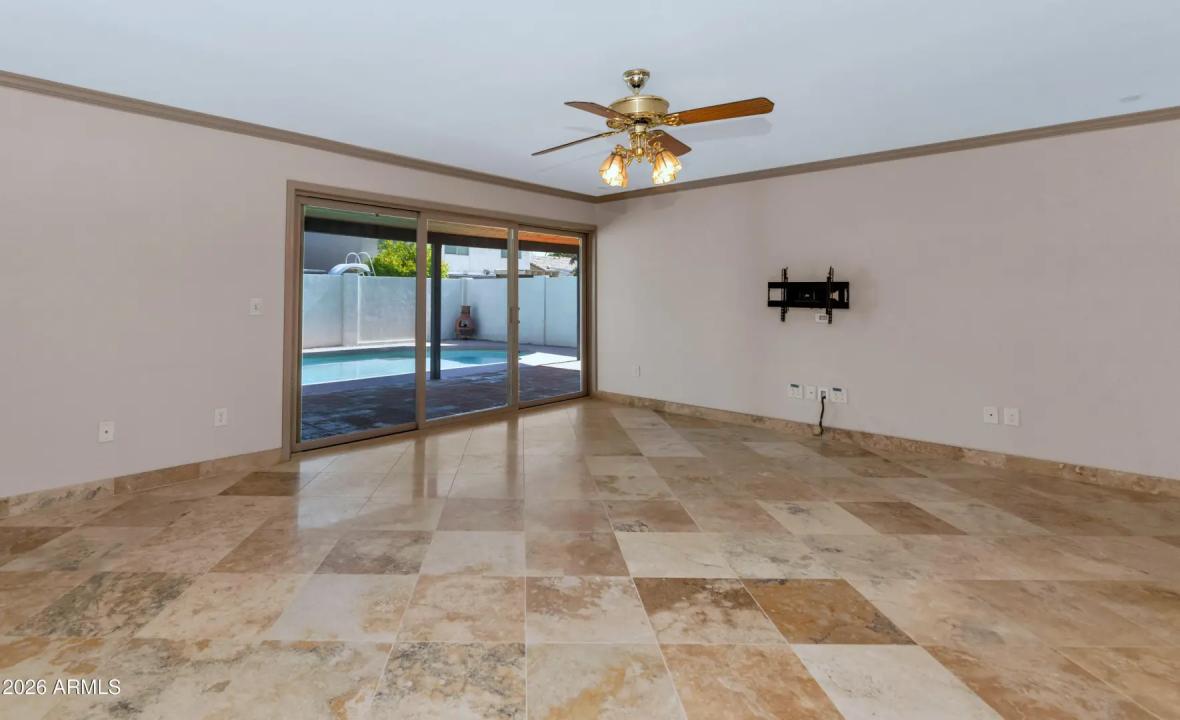 Real Estate Picture 6
