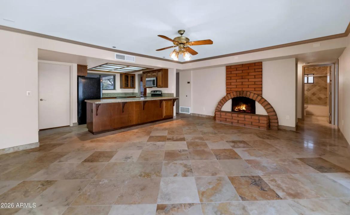 Real Estate Picture 7