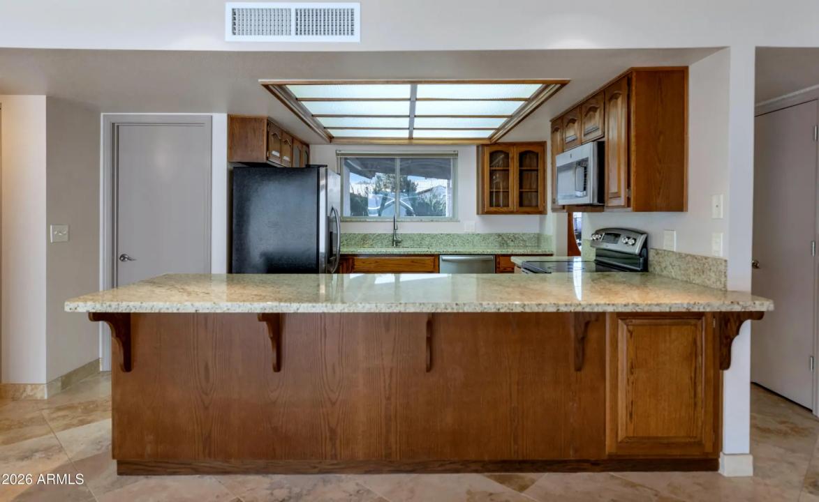 Real Estate Picture 8