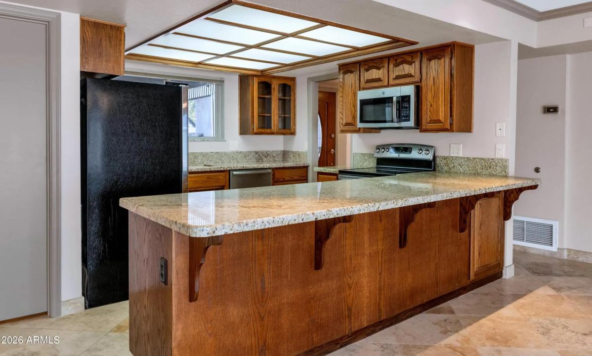Real Estate Picture 9