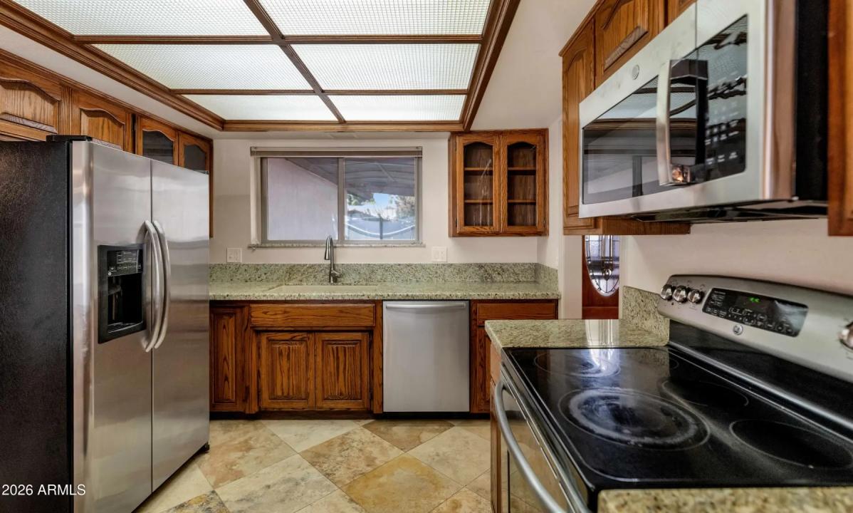 Real Estate Picture 11