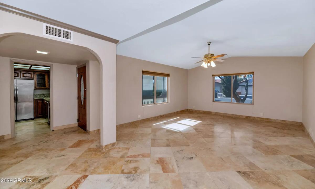 Real Estate Picture 12