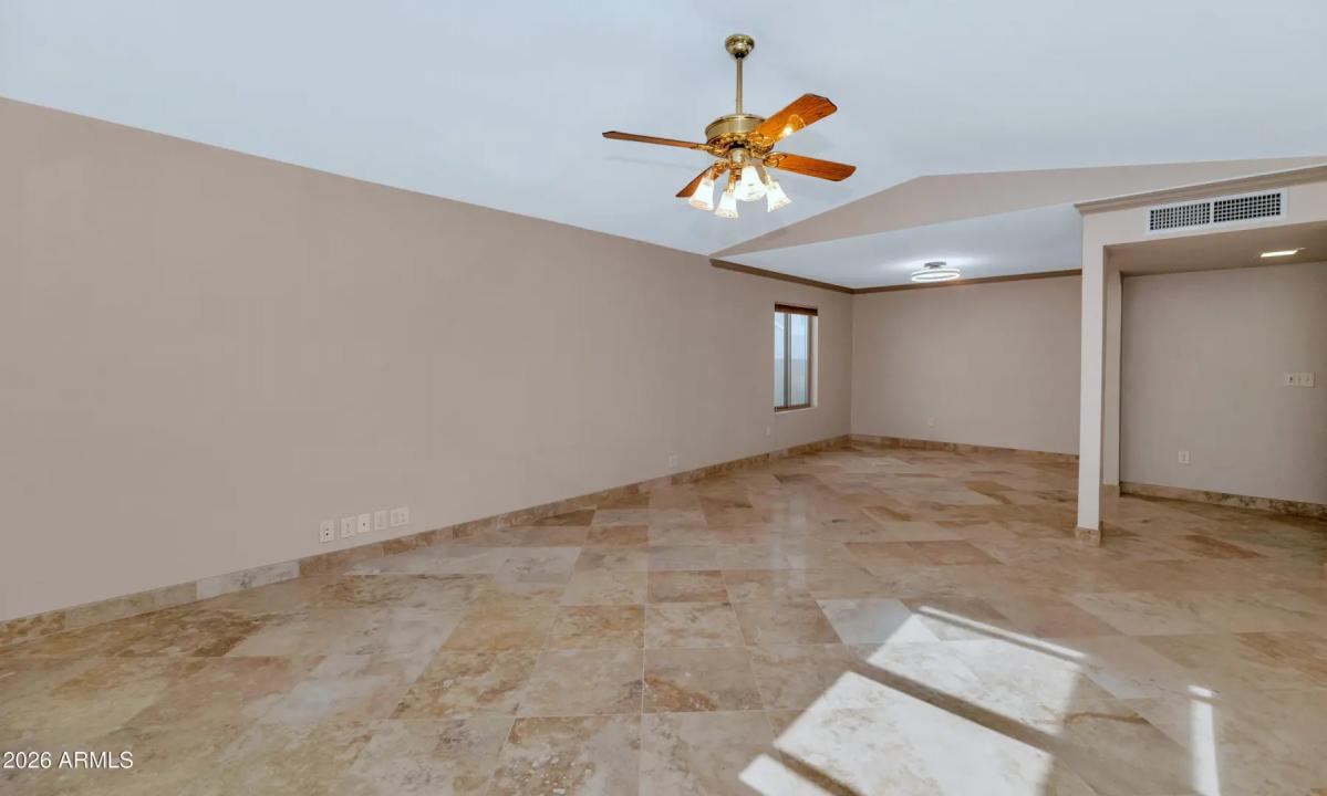 Real Estate Picture 15