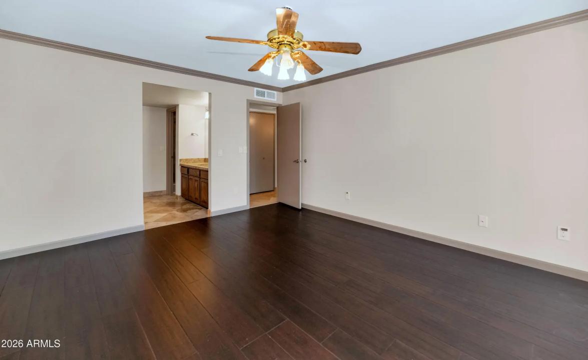 Real Estate Picture 18