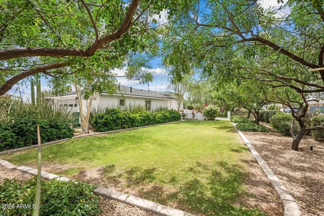 Real Estate Picture 18