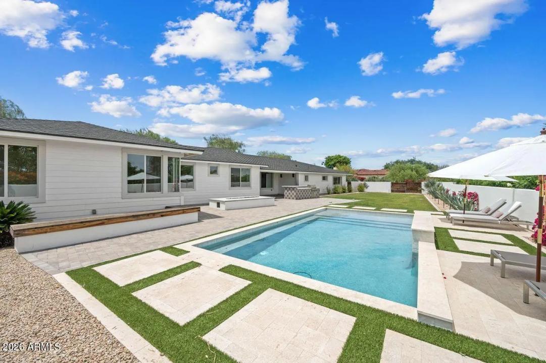 Real Estate Picture 15