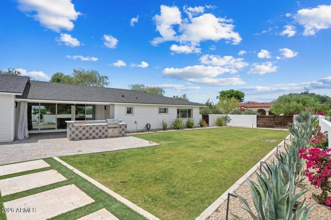 Real Estate Picture 17