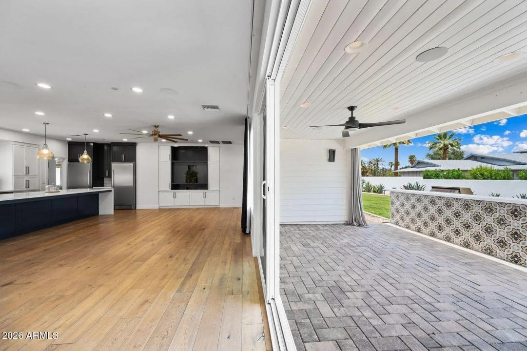 Real Estate Picture 11