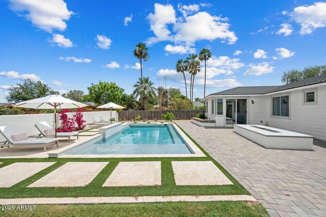 Real Estate Picture 13