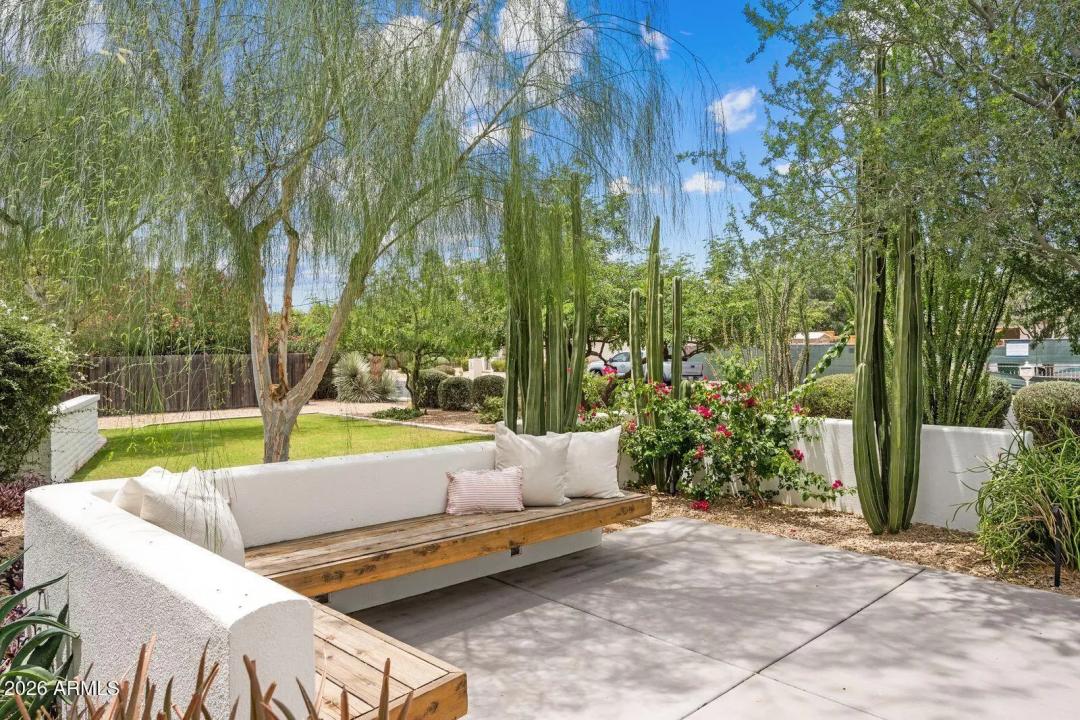 Real Estate Picture 2
