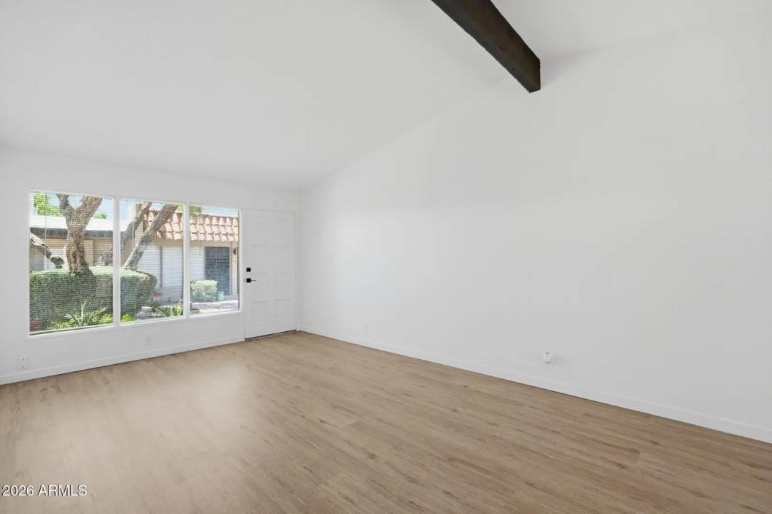 Real Estate Picture 5