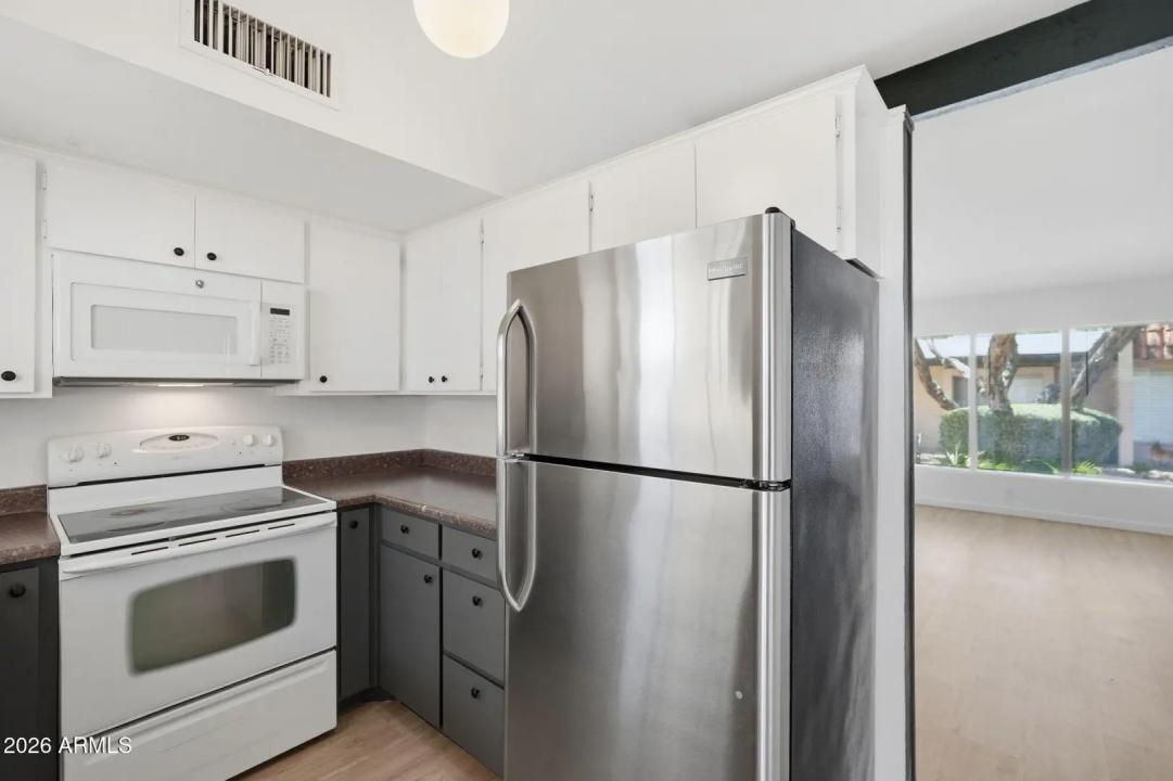 Real Estate Picture 10