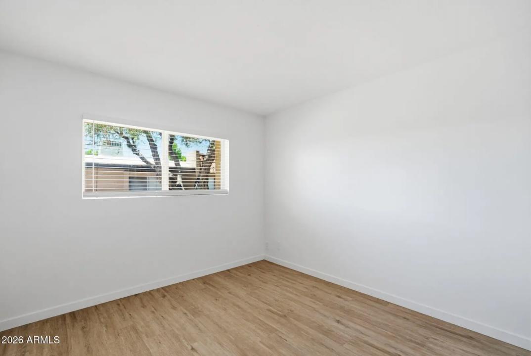 Real Estate Picture 13