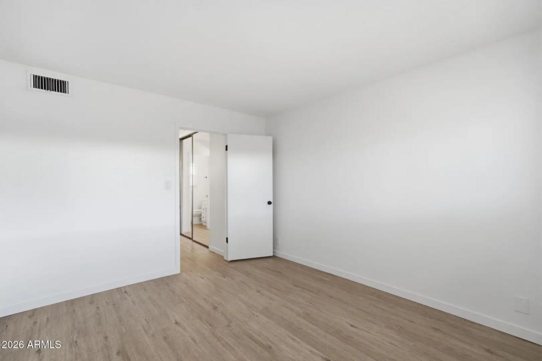 Real Estate Picture 15