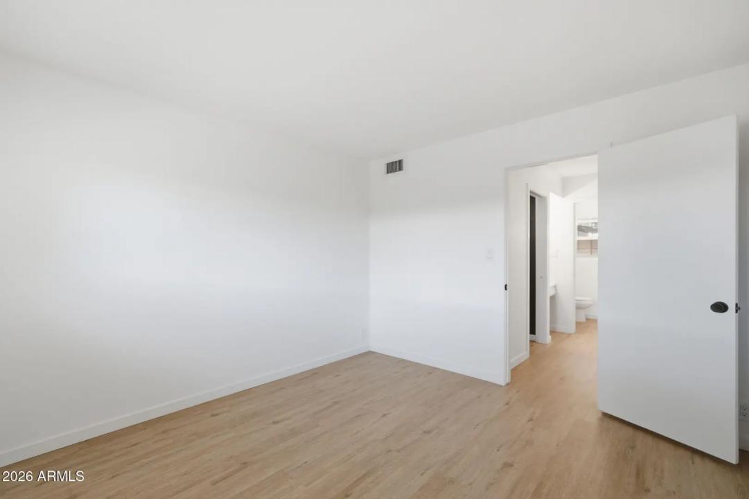 Real Estate Picture 16