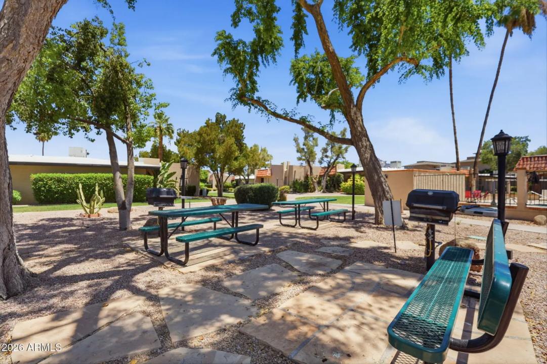 Real Estate Picture 24