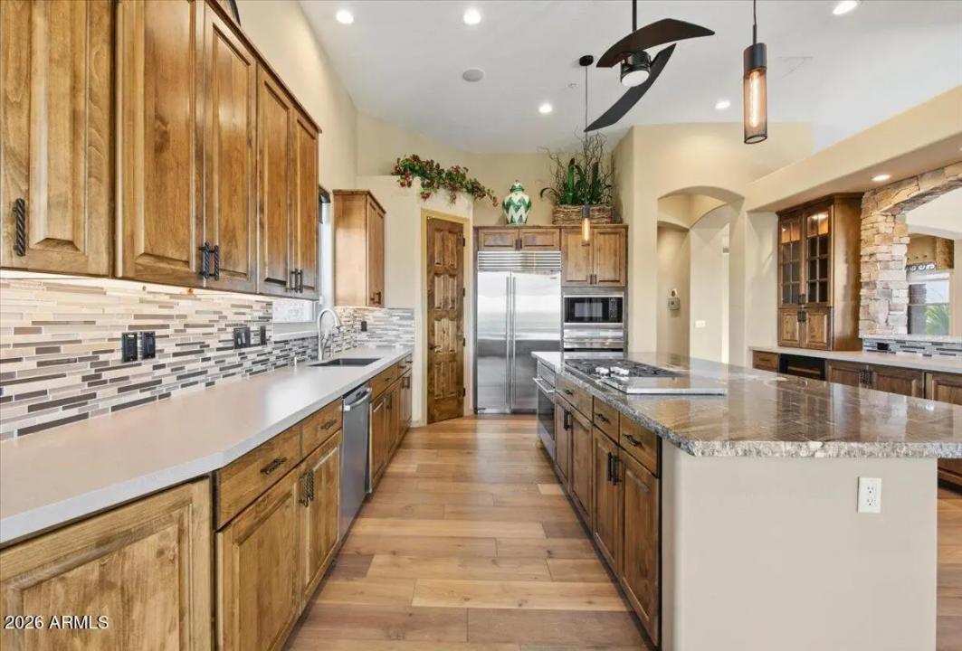Real Estate Picture 10