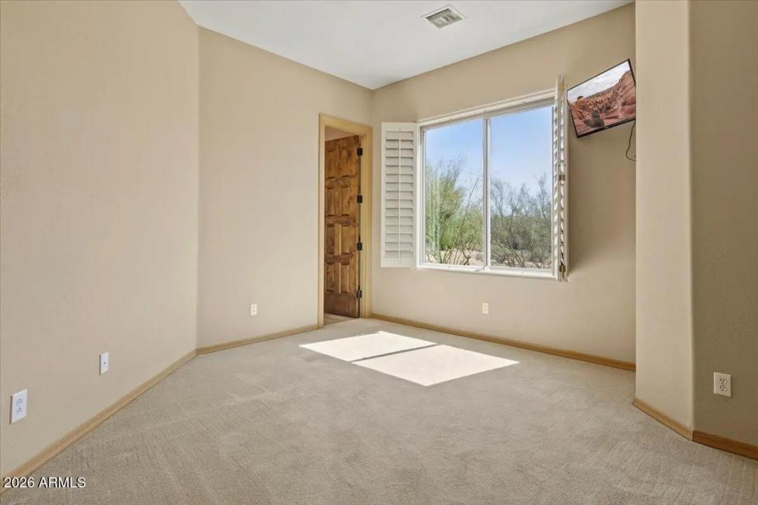 Real Estate Picture 20