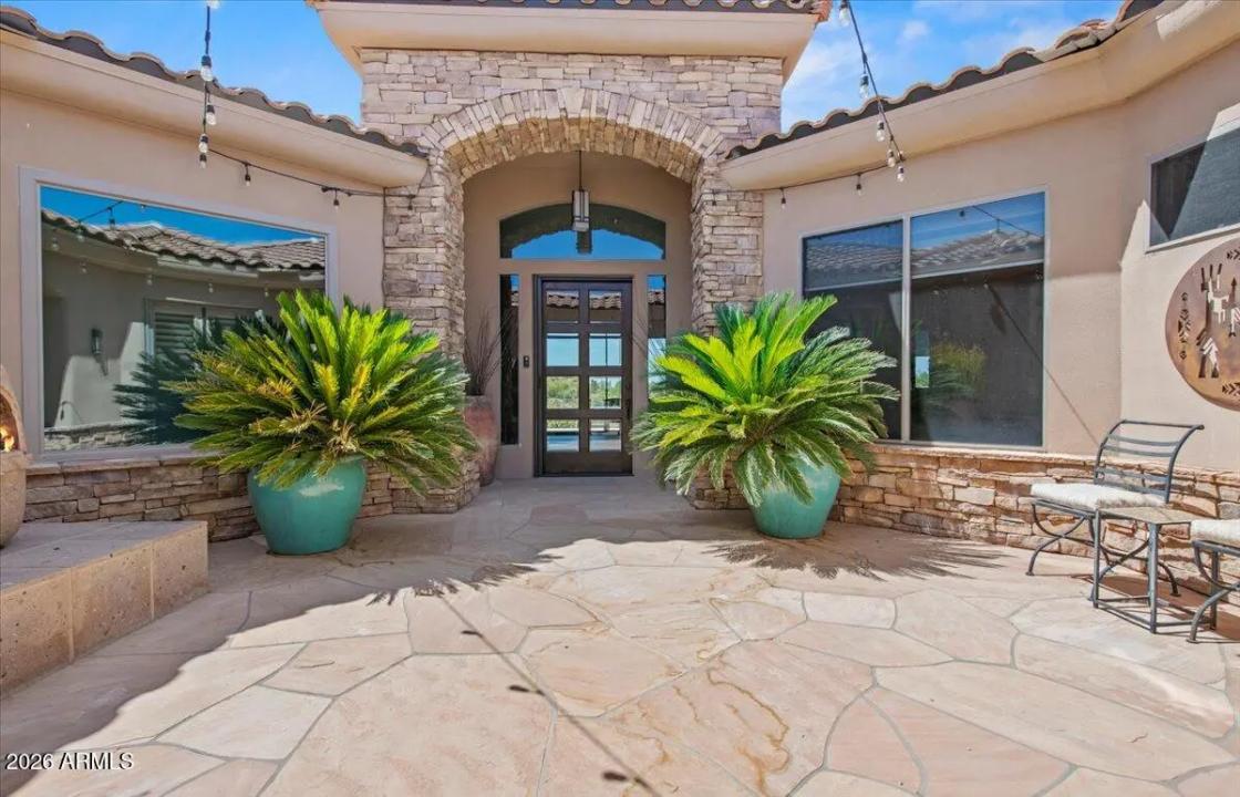 Real Estate Picture 4