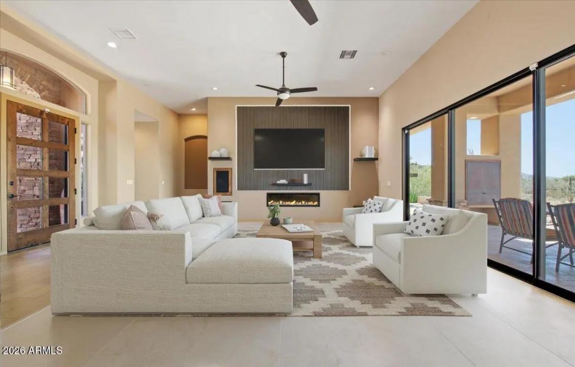 Real Estate Picture 5