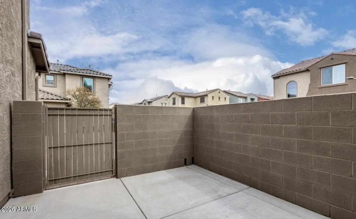Real Estate Picture 13